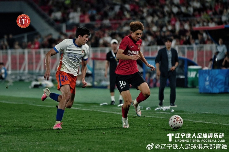 山东泰山客场5-1血洗辽宁铁人 泽卡双响扎卡伊什维利传射