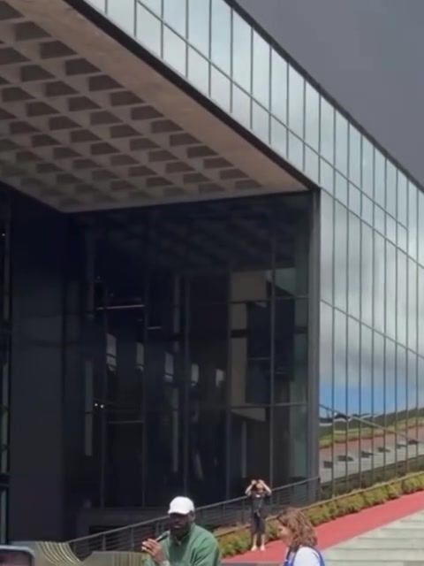 詹姆斯耐克总部演讲解释加盟76人:希望不安逸 詹姆斯耐克总部演讲解释加盟76人:希望不安逸
